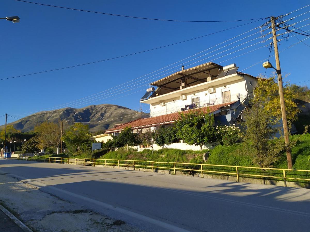 Number One Apartment Asprokklisi Exterior photo